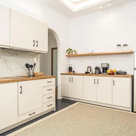 Apartment Ep'avlis Boutique Naxos City