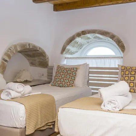Ep'avlis Boutique Naxos City