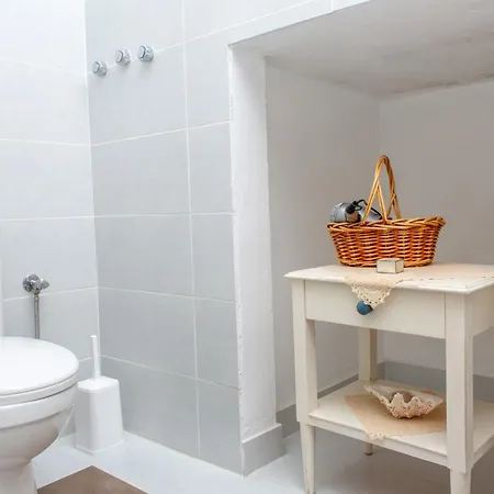 Ep'avlis Boutique Naxos City