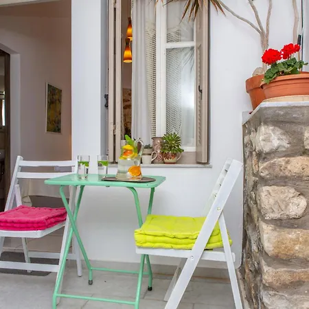 Ep'avlis Boutique Apartment *